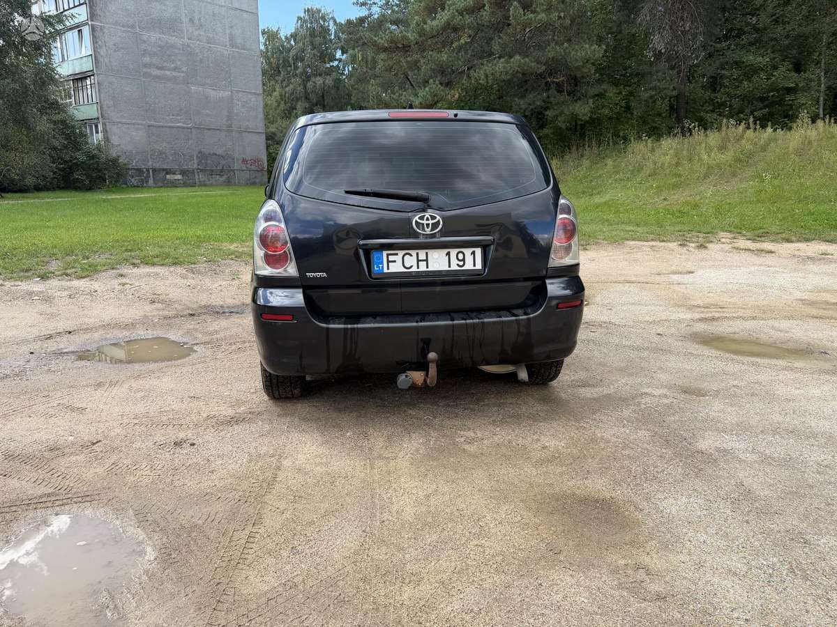 Toyota Corolla Verso - 3