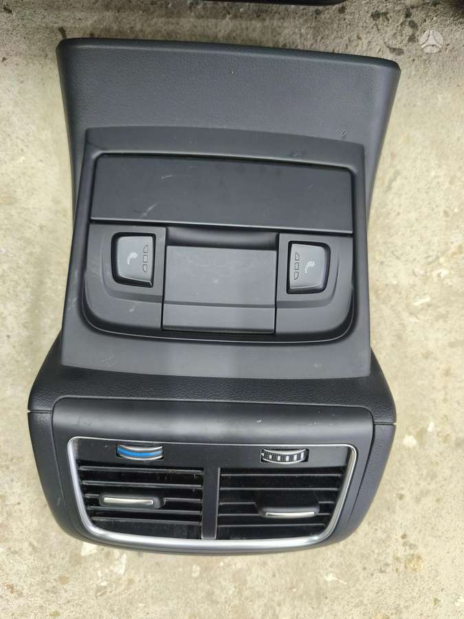 Audi Q5 salono detalės