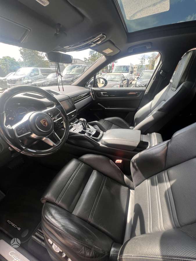 Porsche Cayenne - 11
