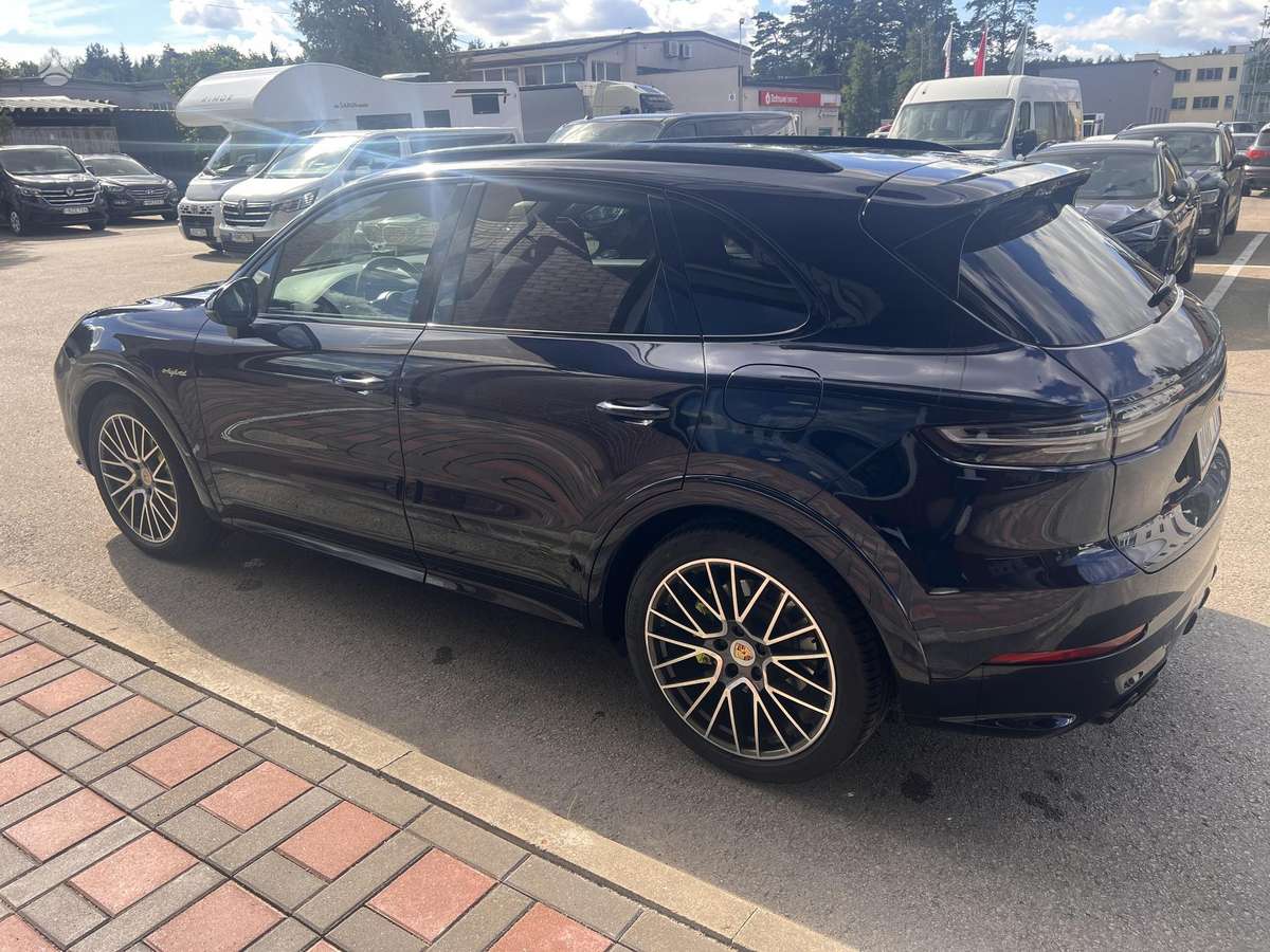 Porsche Cayenne - 3