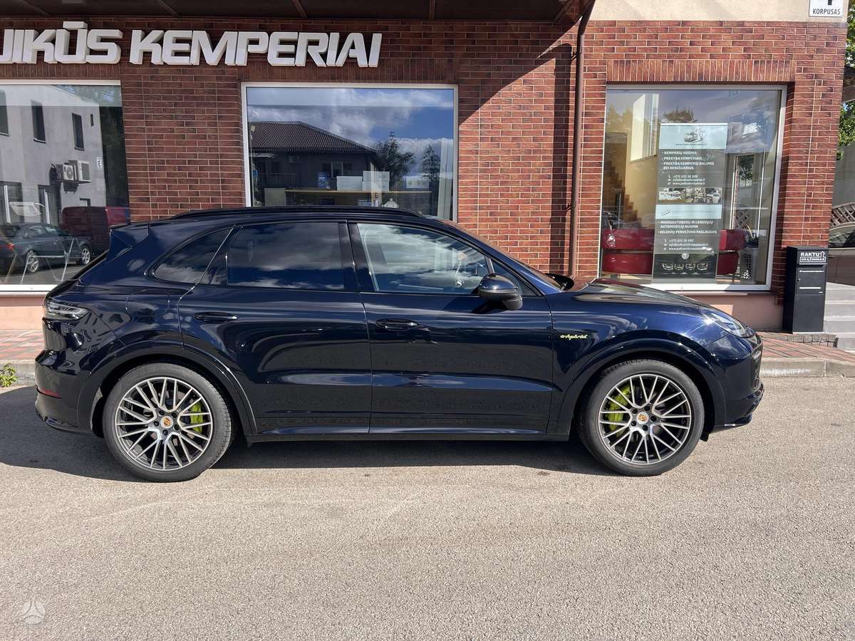 Porsche Cayenne - 6