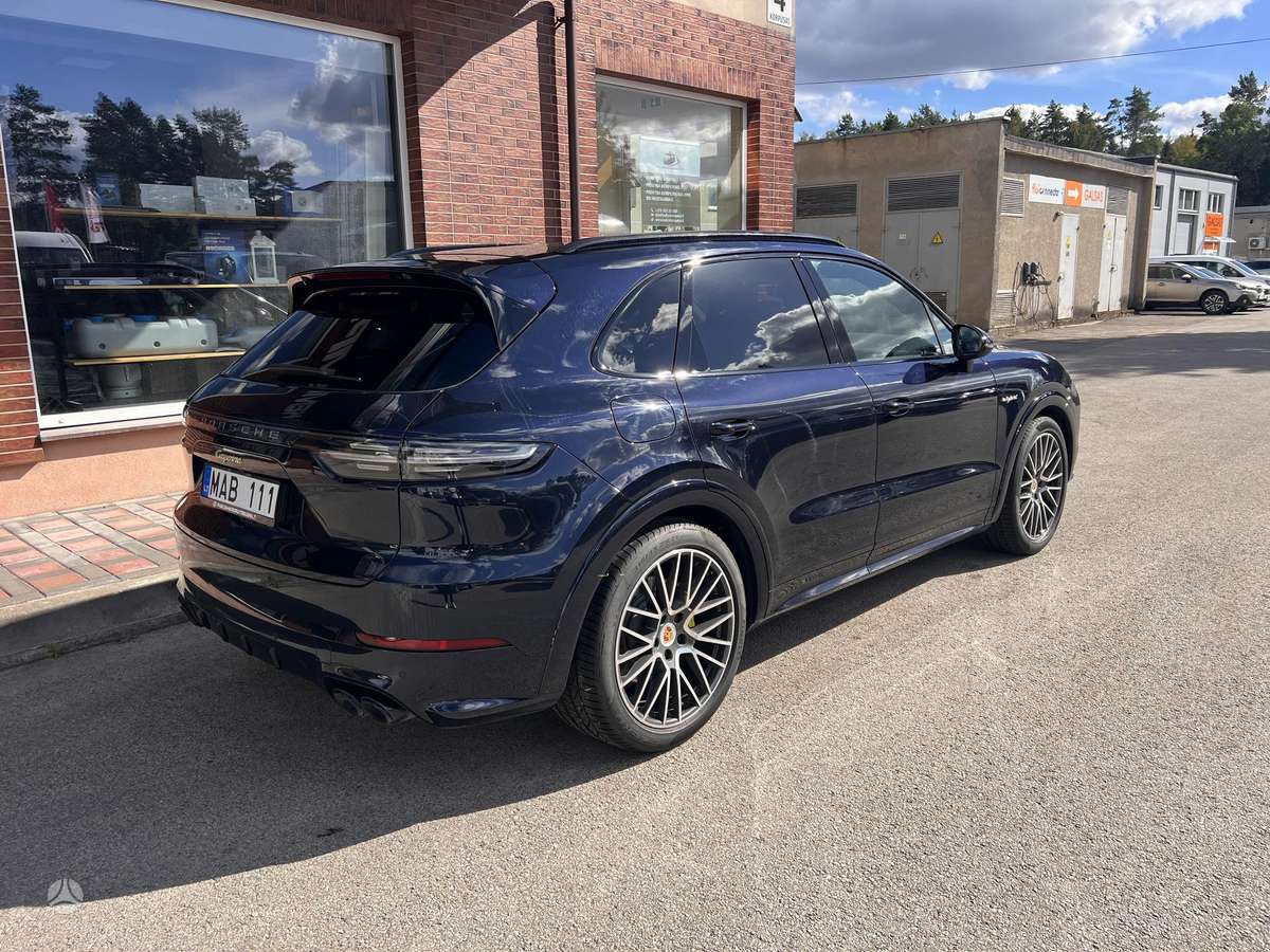 Porsche Cayenne - 7