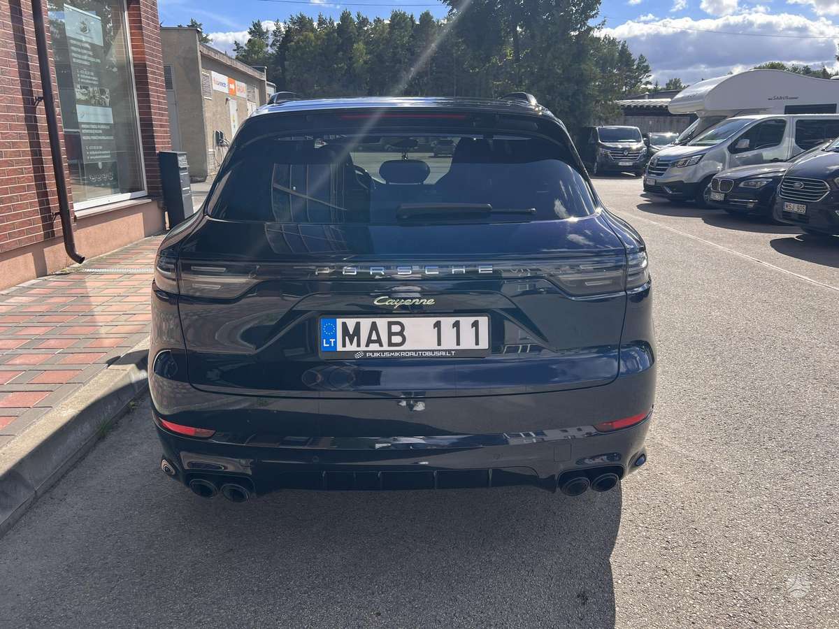 Porsche Cayenne - 8
