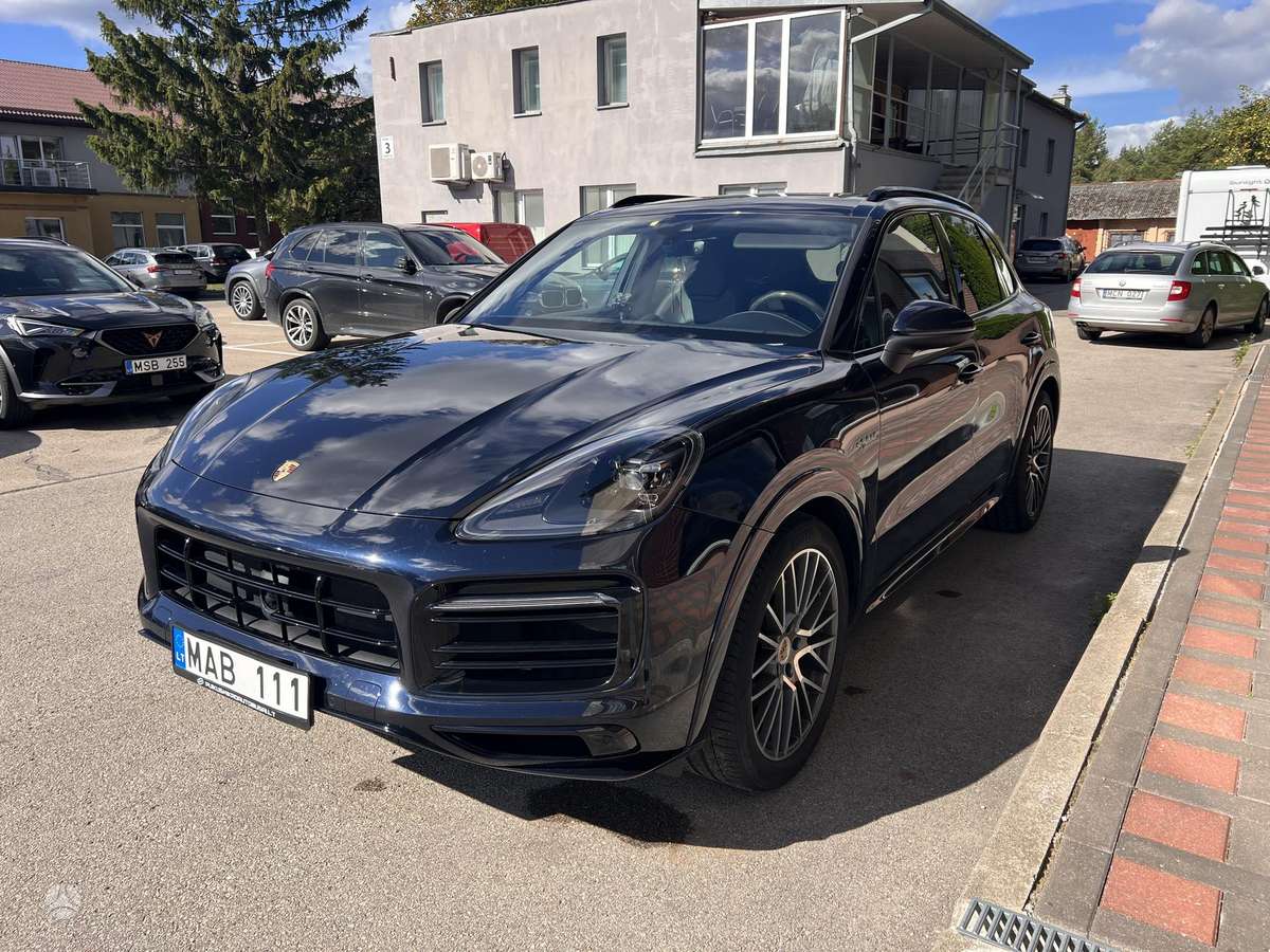 Porsche Cayenne - 2
