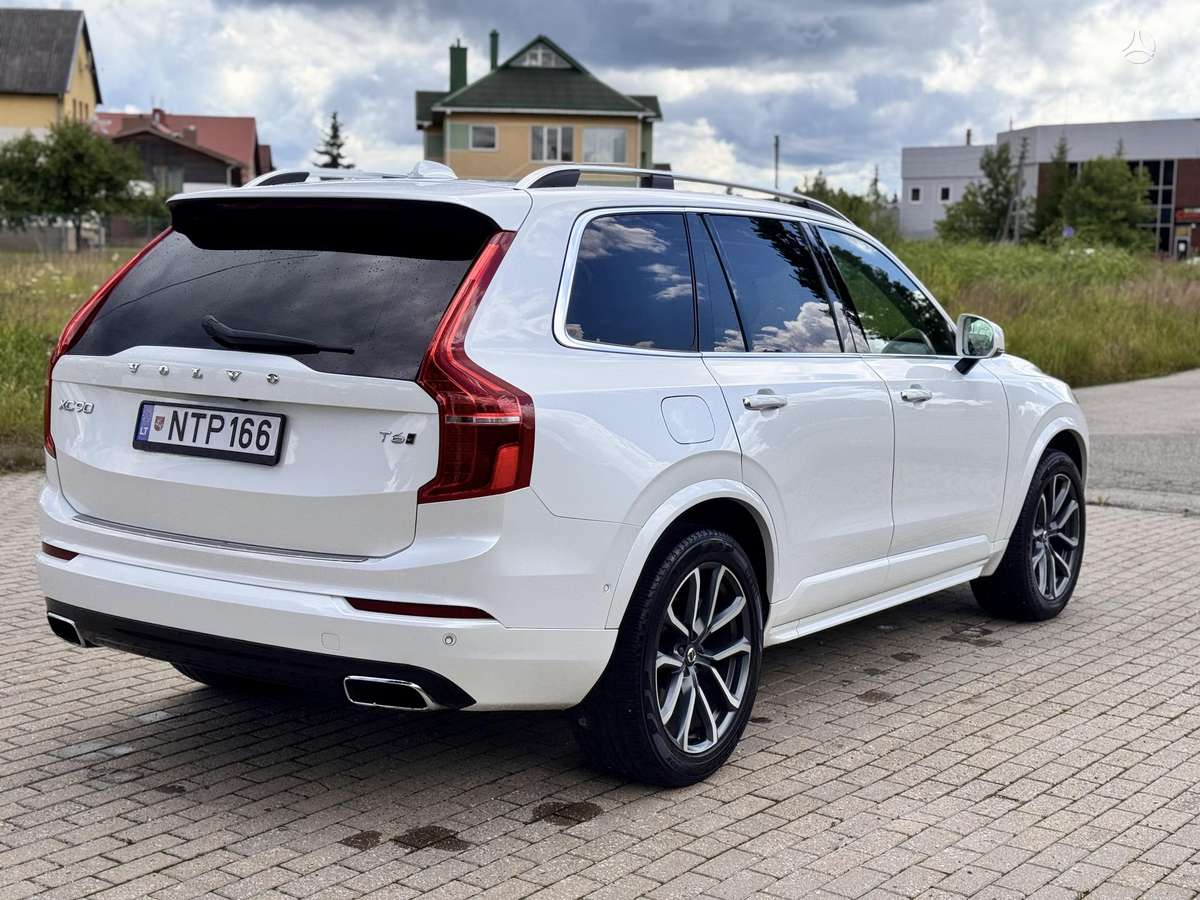 Volvo XC90 - 11