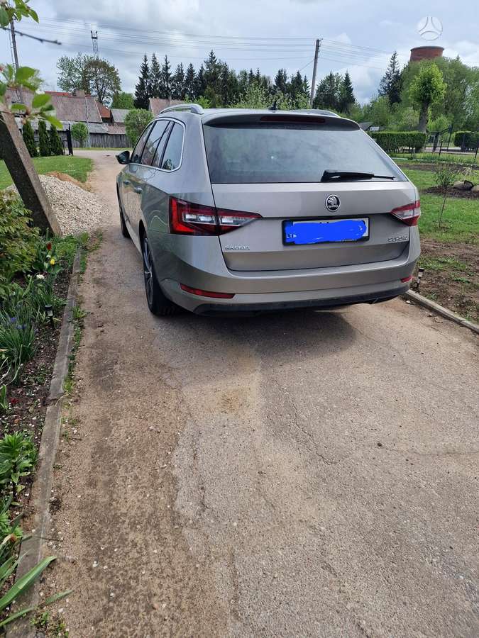 Škoda Superb - 5