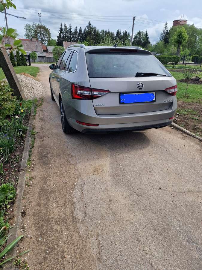 Skoda Superb, 1.8 l., wagon