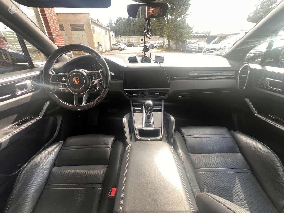 Porsche Cayenne - 10