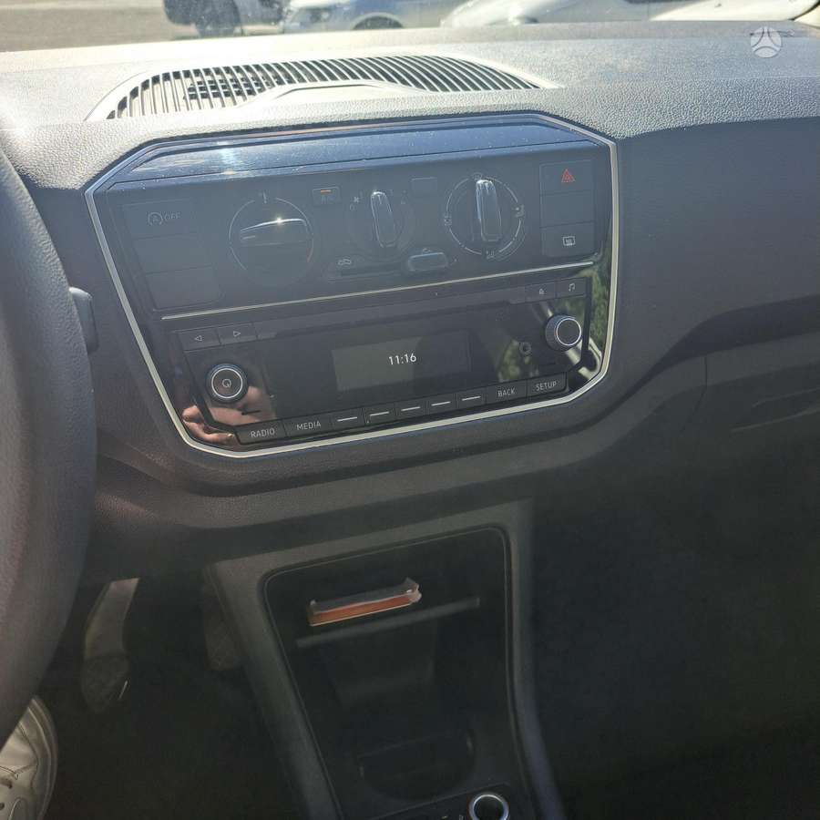 Volkswagen Up - 7