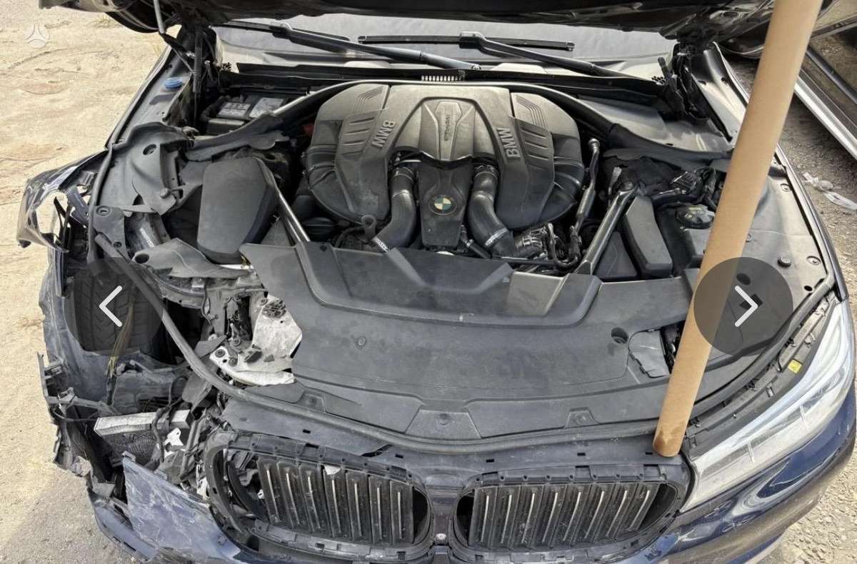 BMW 750