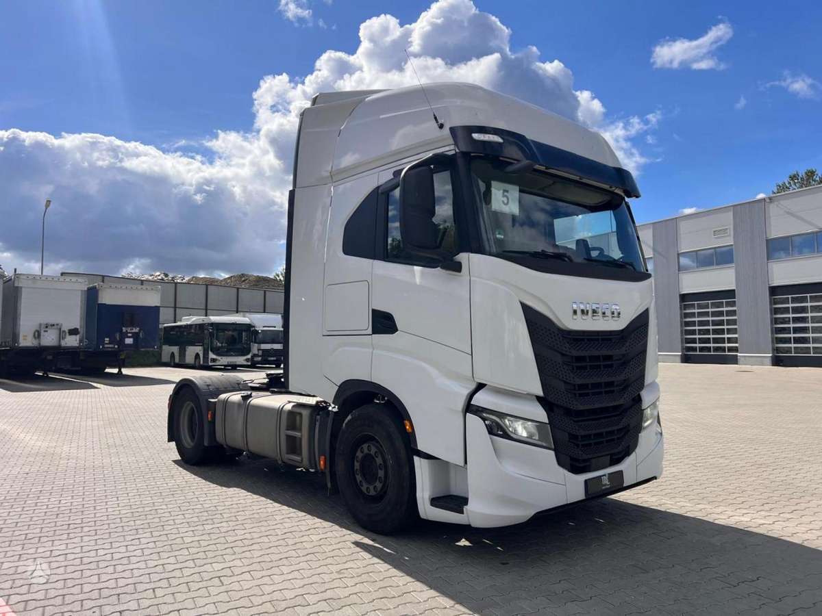 Iveco AS440ST/P, kita