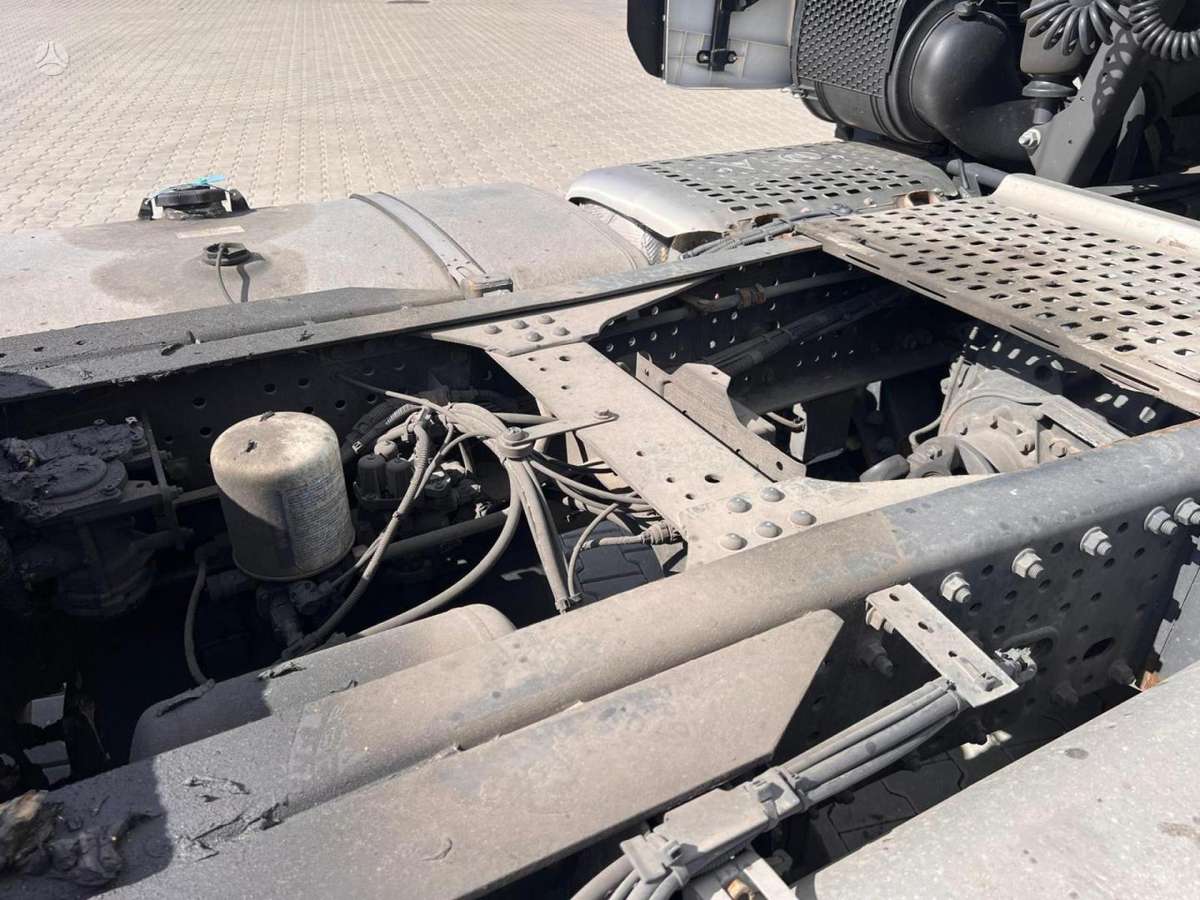Iveco AS440ST/P, kita
