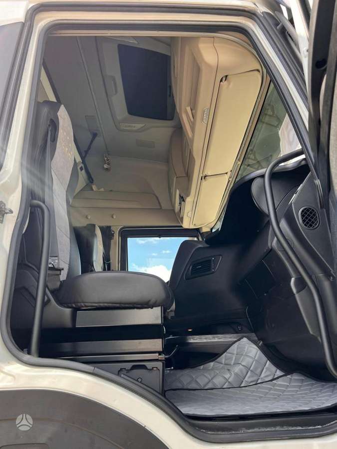 Iveco AS440ST/P, kita