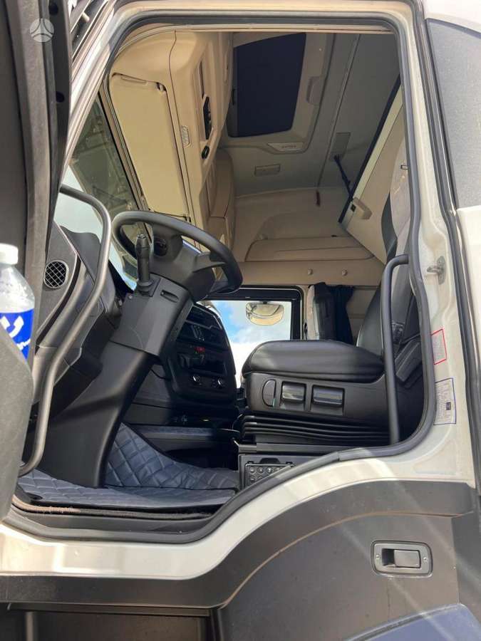 Iveco AS440ST/P, 2 спальных места