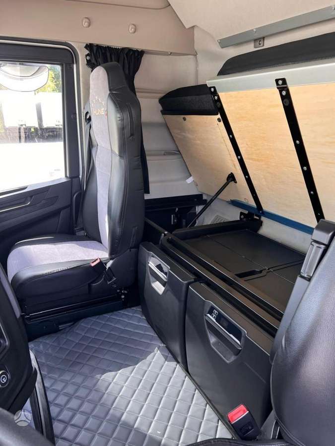 Iveco AS440ST/P, kita