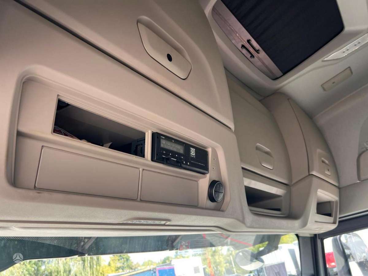 Iveco AS440ST/P, kita