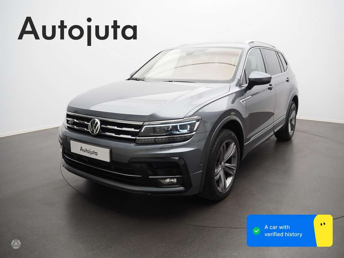 Volkswagen Tiguan - 1