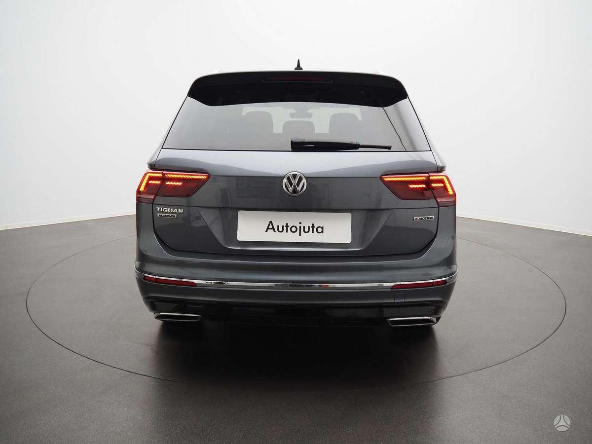 Volkswagen Tiguan - 5
