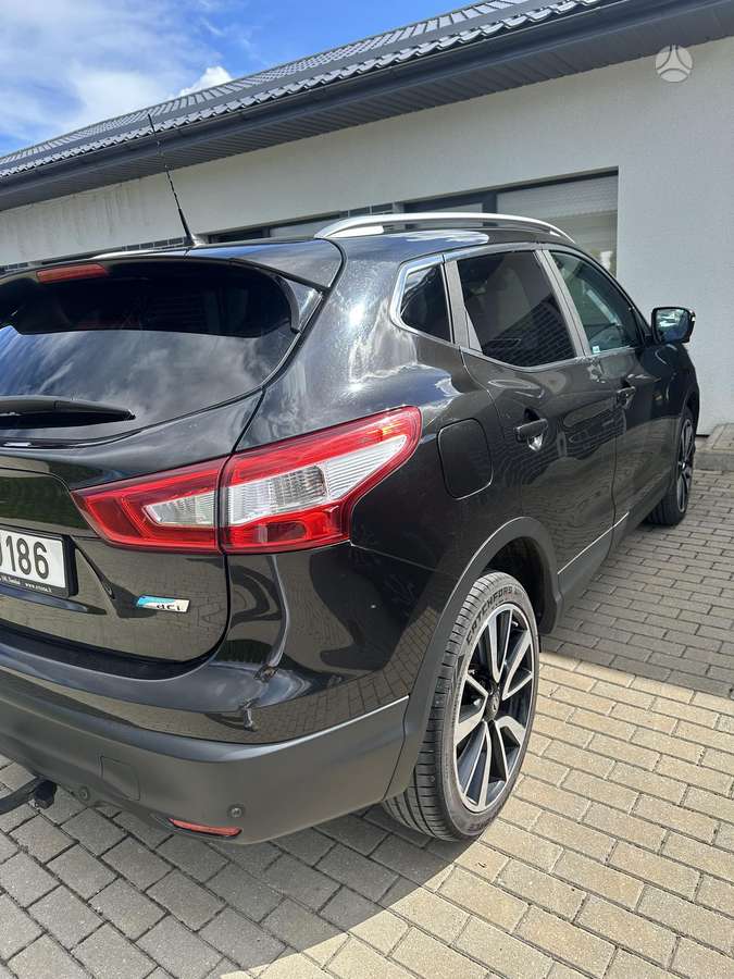 Nissan Qashqai - 2