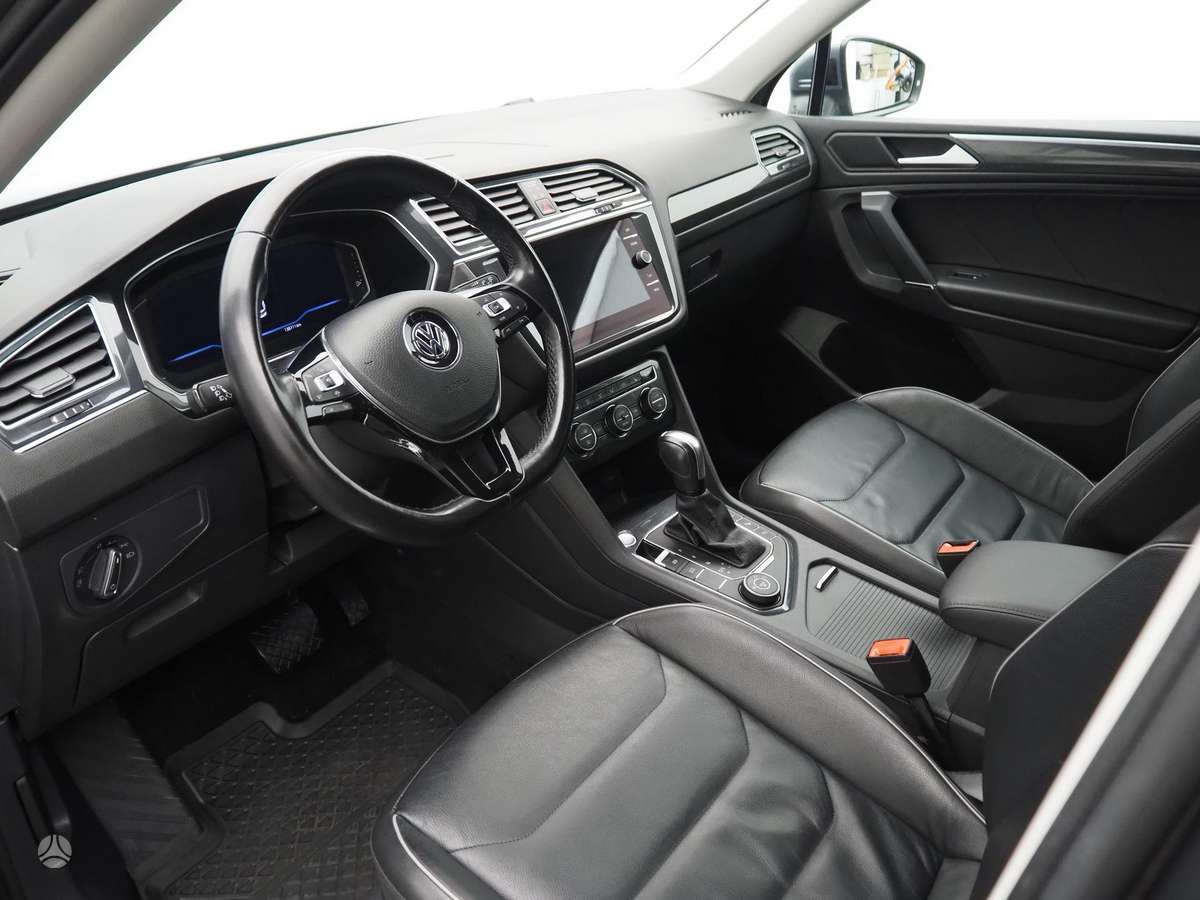 Volkswagen Tiguan - 12