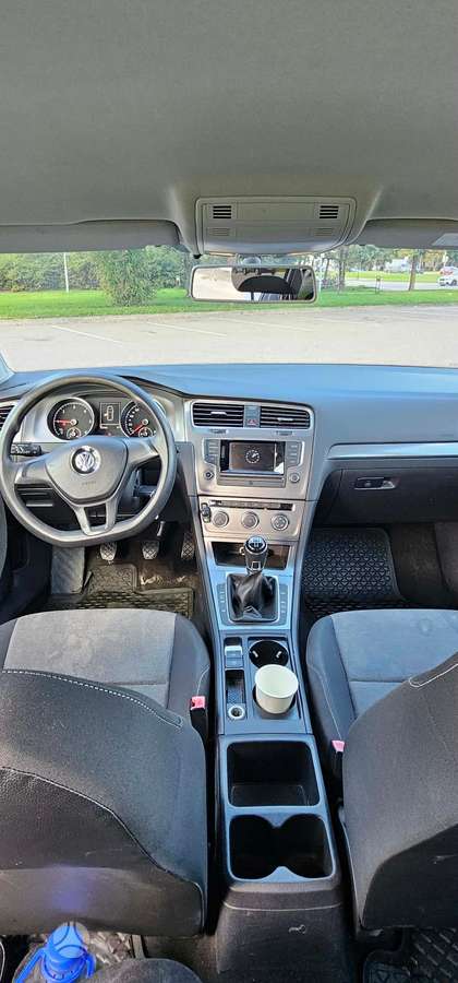 Volkswagen Golf - 6