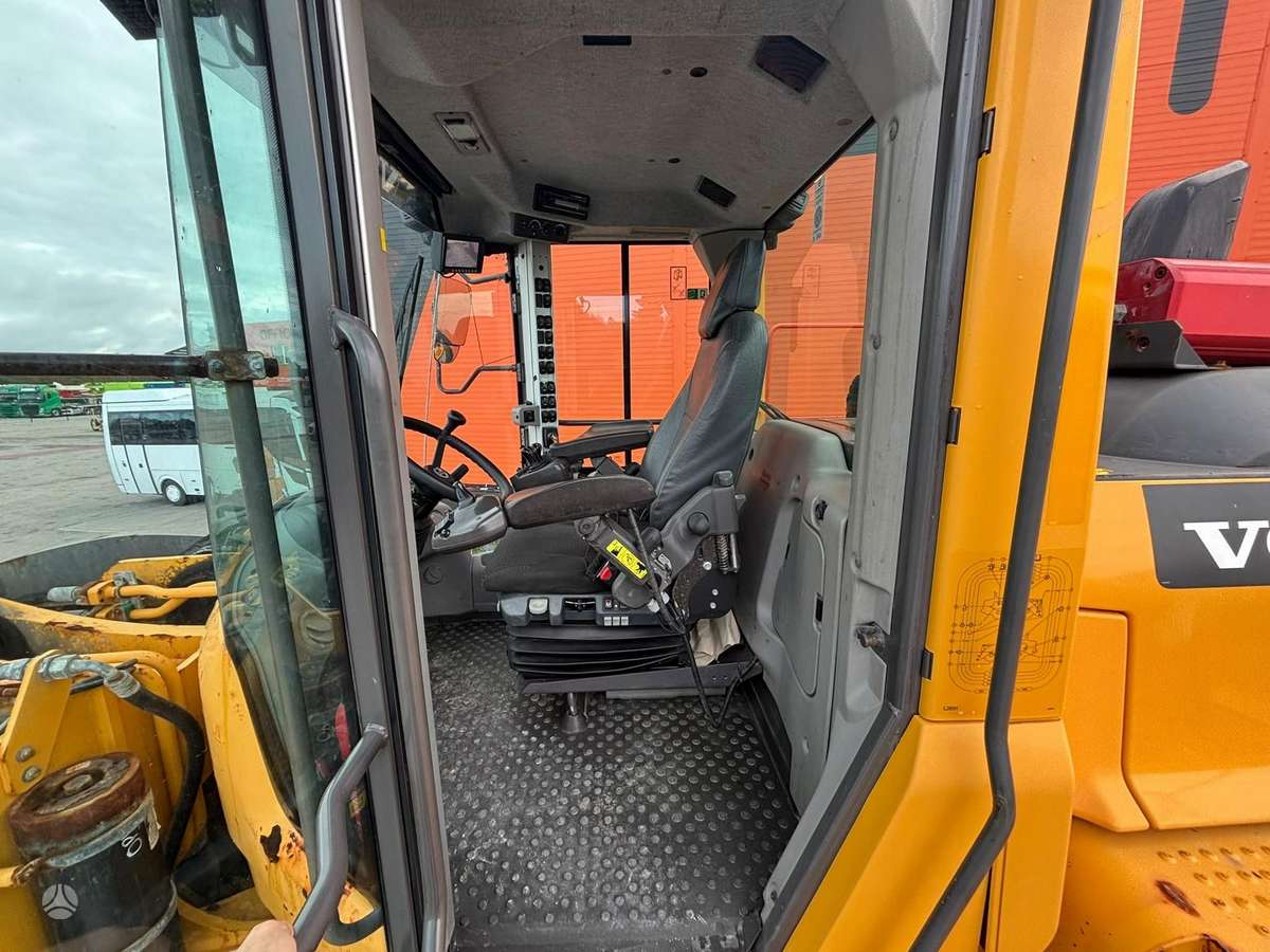 Volvo L 260 H, frontal loader