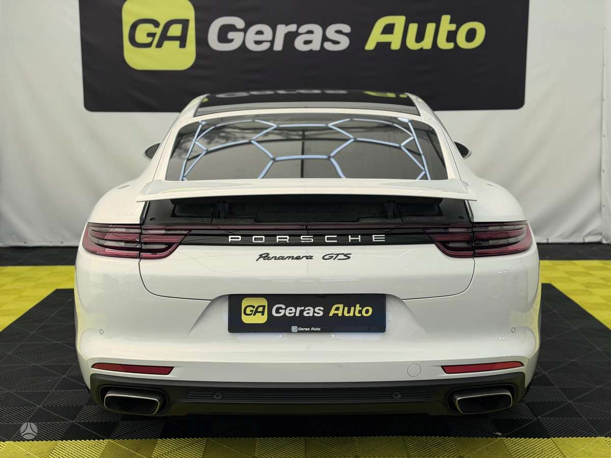 Porsche Panamera - 5