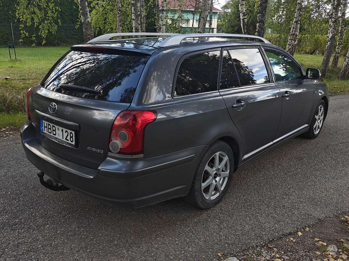 Toyota Avensis - 2