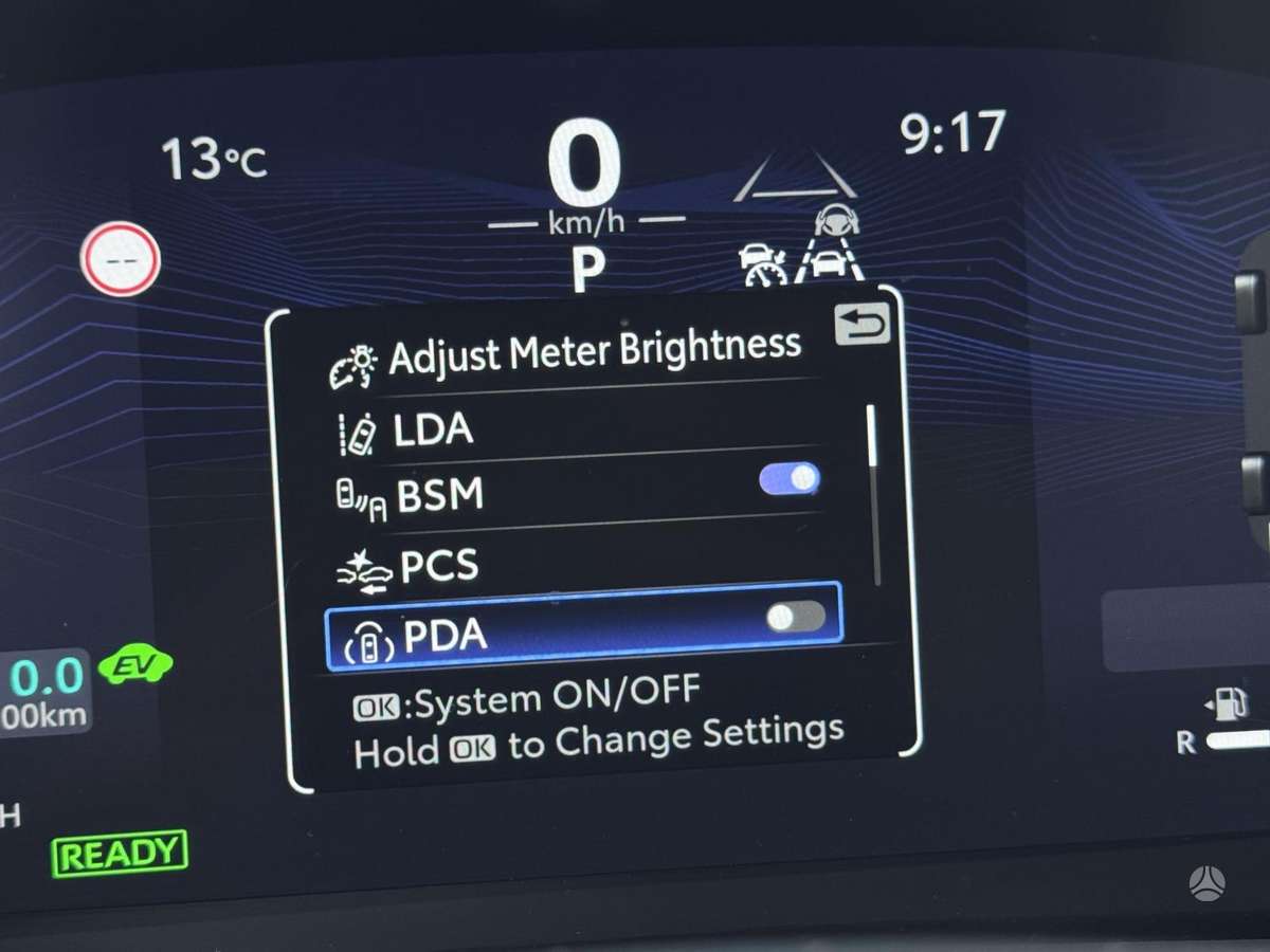 Toyota C-HR - 11
