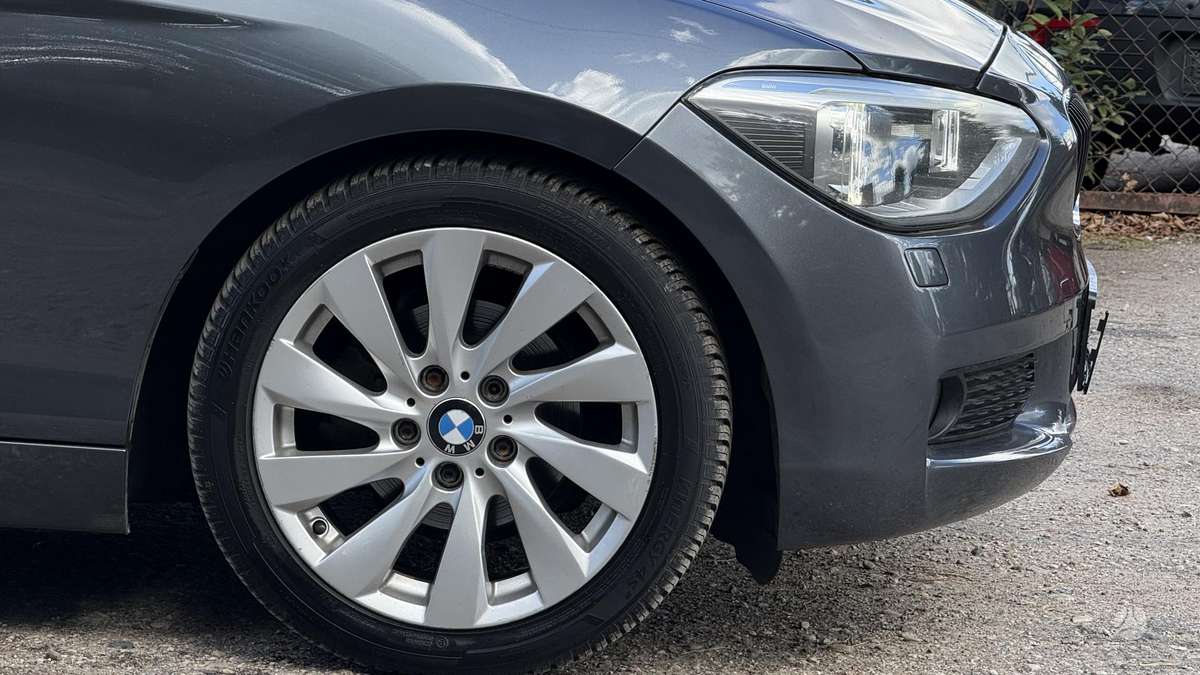BMW 116, 1.6 l., hatchback