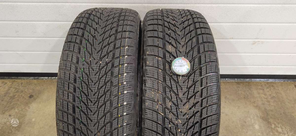Goodyear Ultra Grip  Performance 3, winter 225/55 R17
