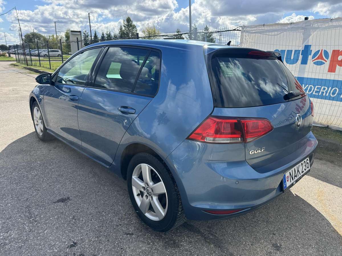 Volkswagen Golf - 2