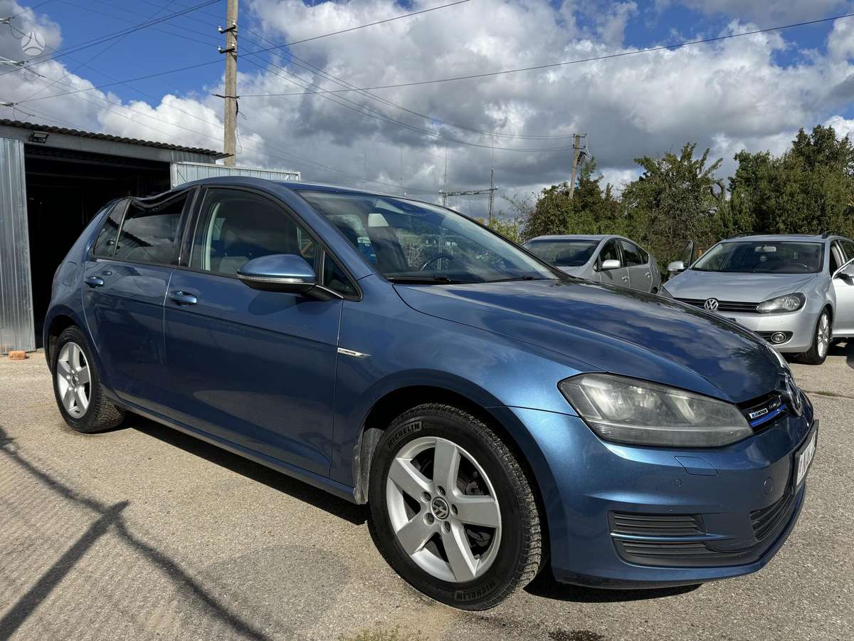 Volkswagen Golf - 6