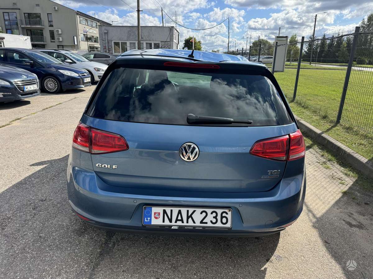 Volkswagen Golf - 9