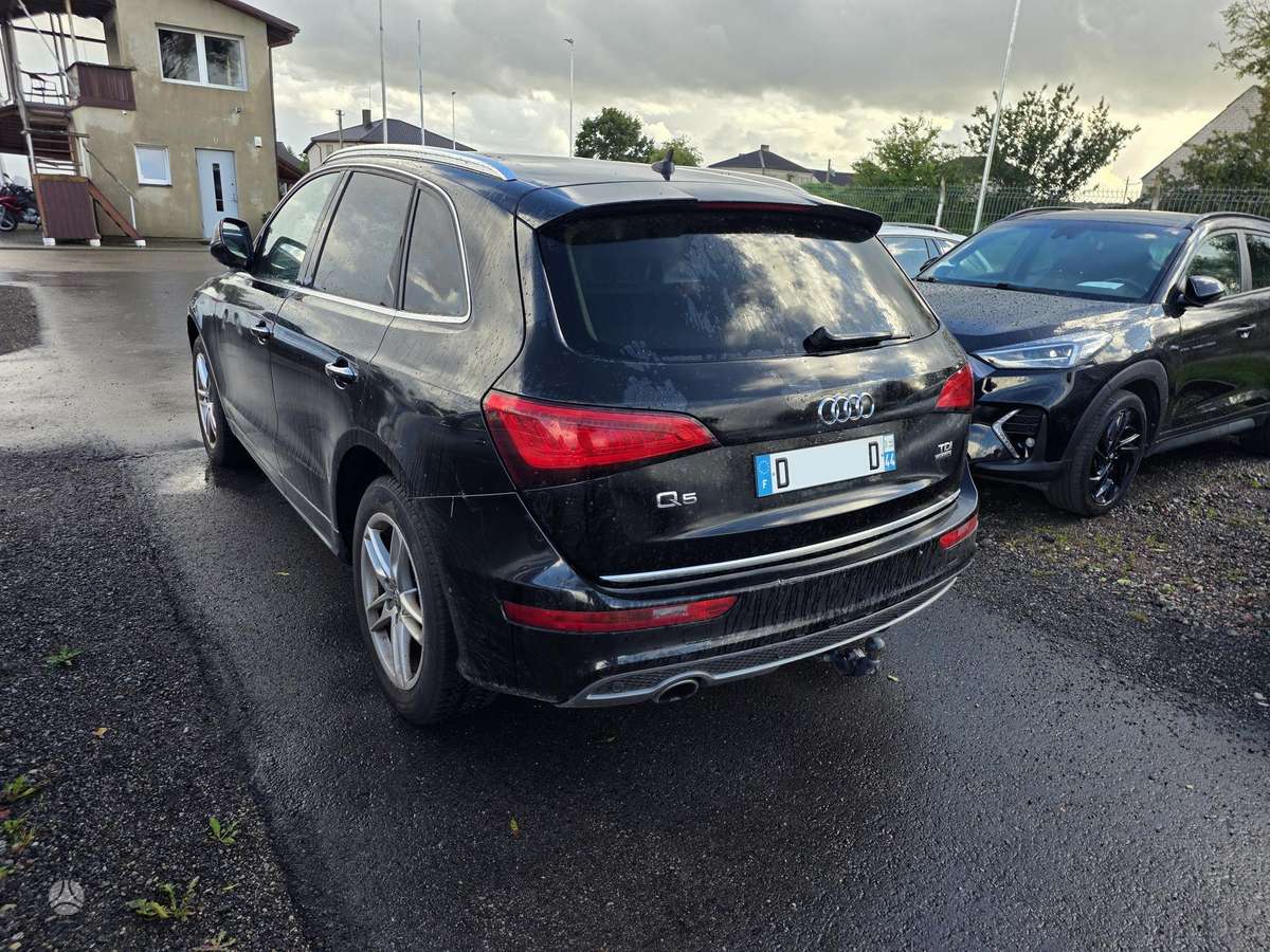 Audi Q5, 2.0 l., Внедорожник / Кроссовер