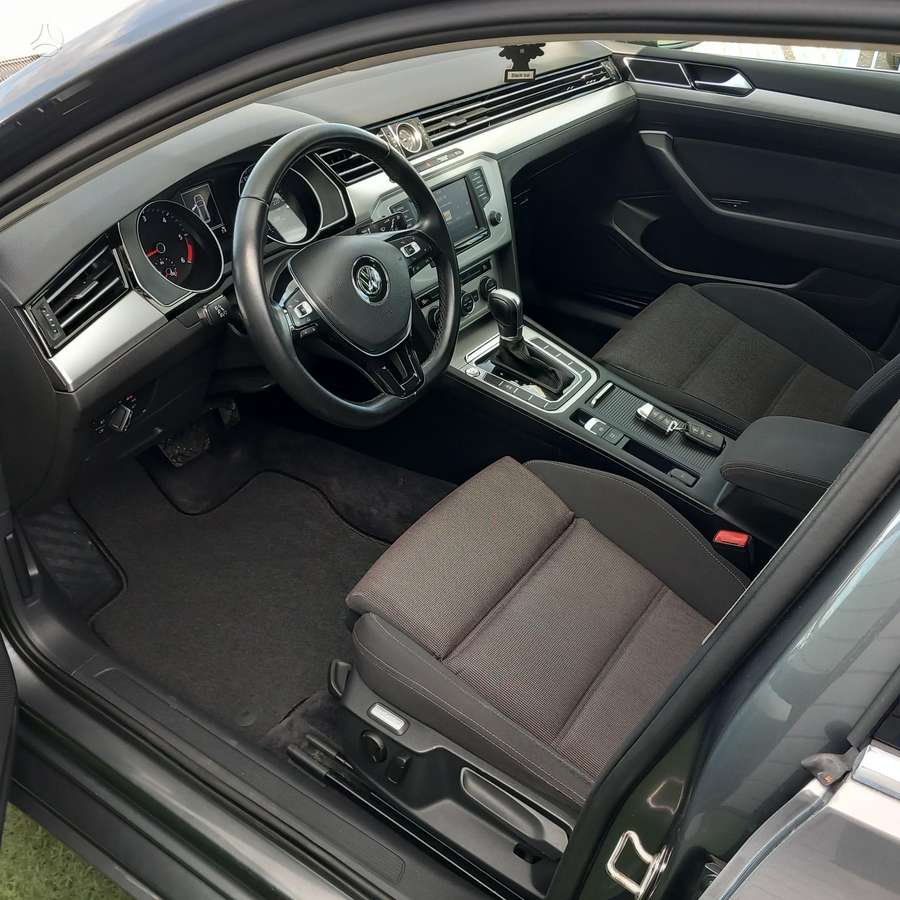 Volkswagen Passat - 8