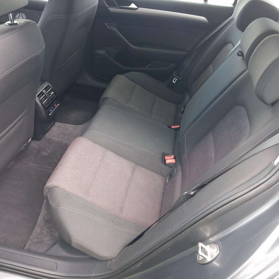 Volkswagen Passat - 10