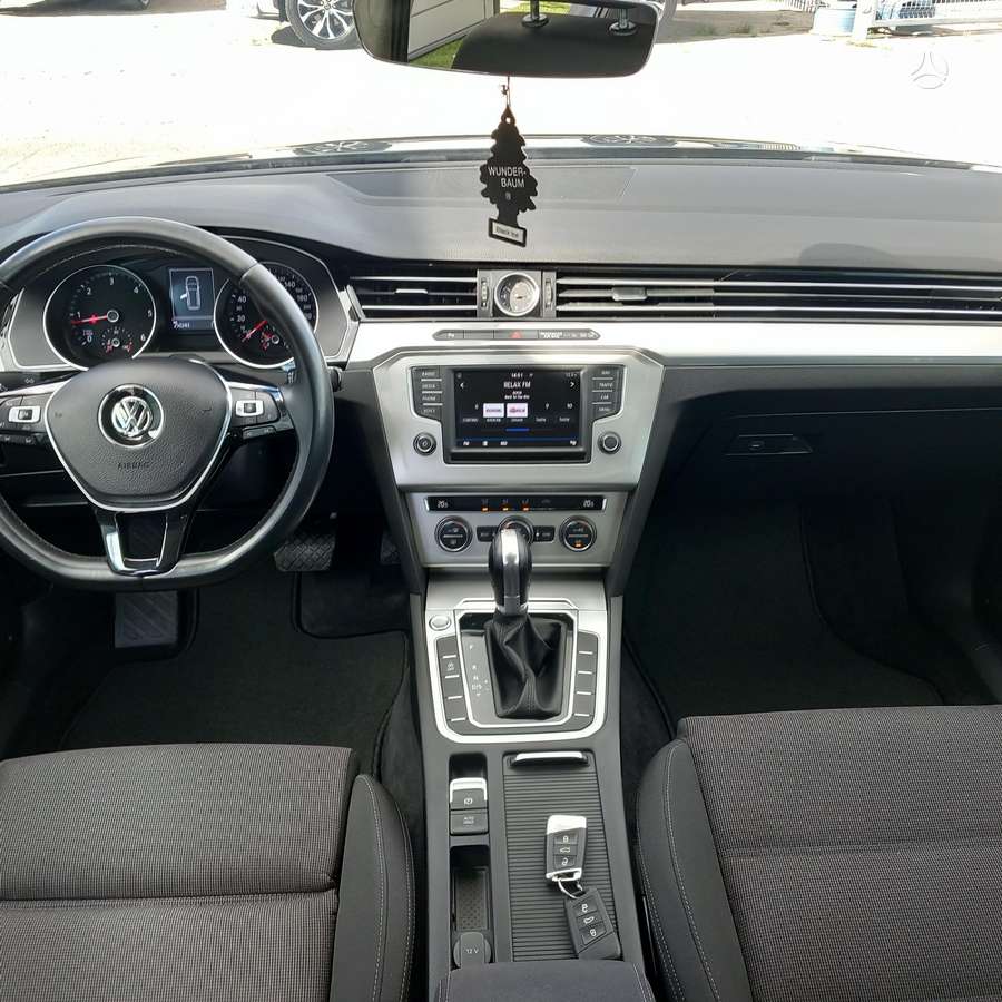 Volkswagen Passat - 9