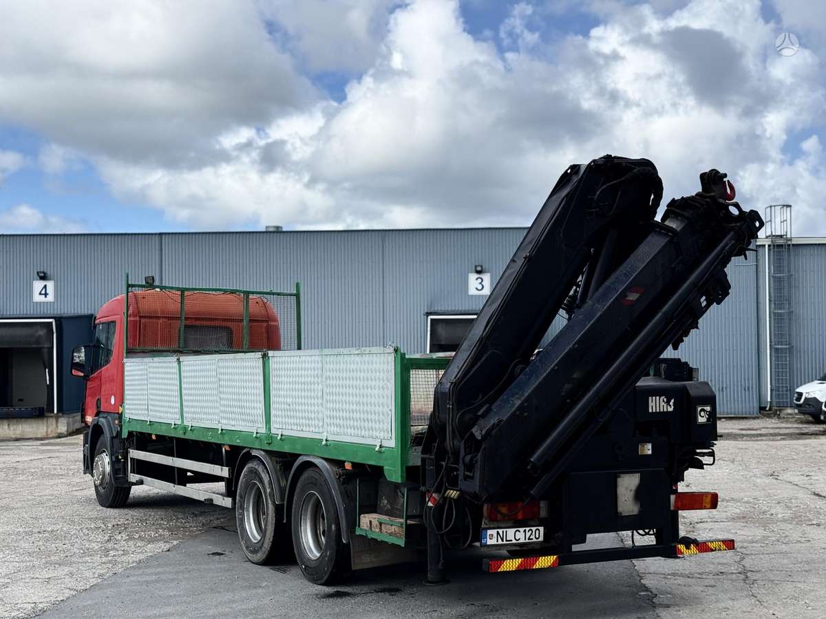 Scania P94DB, ar krānu