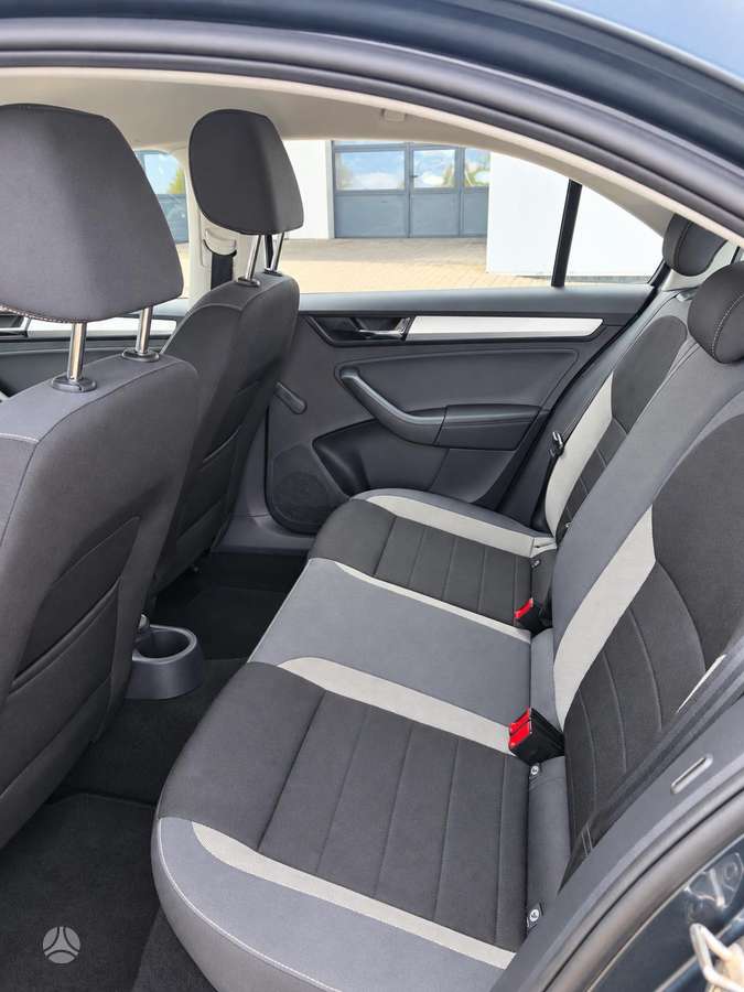 Škoda Rapid - 9