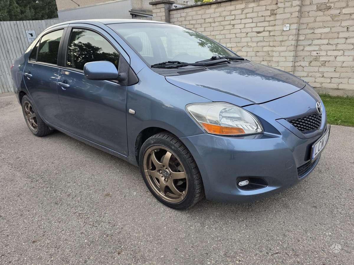 Toyota Yaris - 2