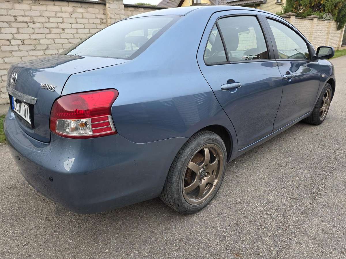 Toyota Yaris - 3