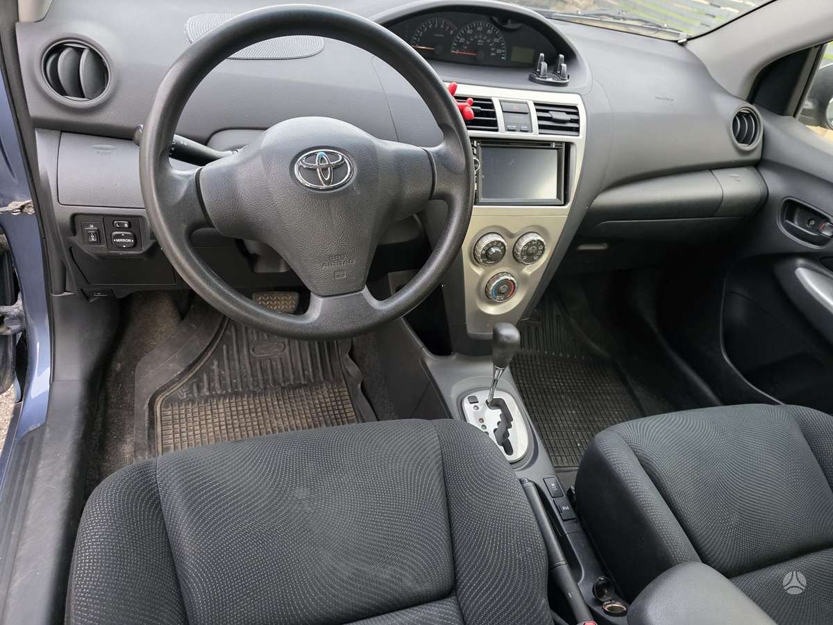Toyota Yaris - 5