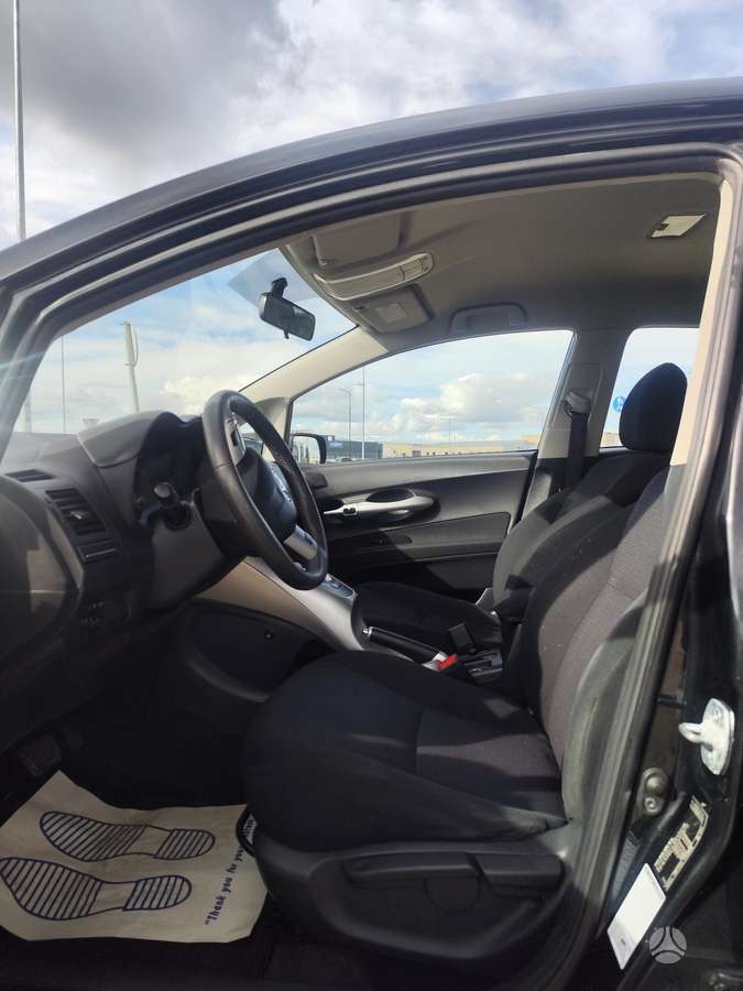 Toyota Auris - 10