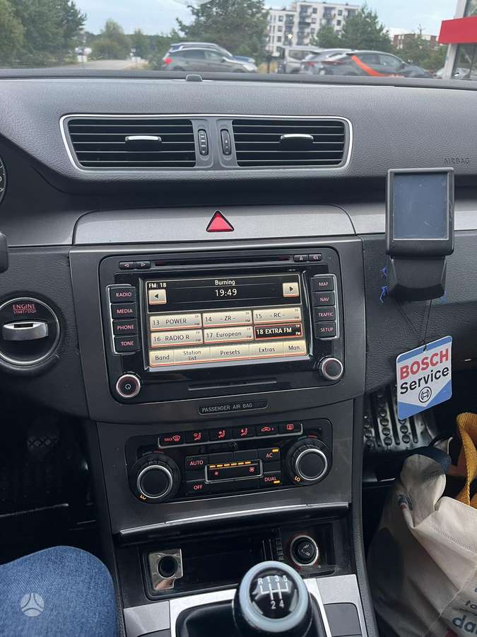 Volkswagen Passat - 2