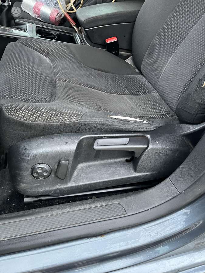 Volkswagen Passat - 4