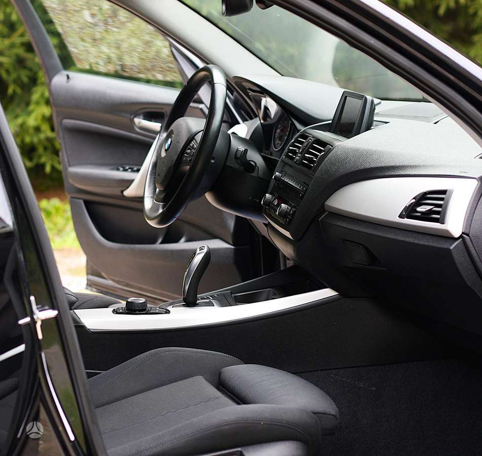 BMW 118, 2.0 l., Хэтчбек