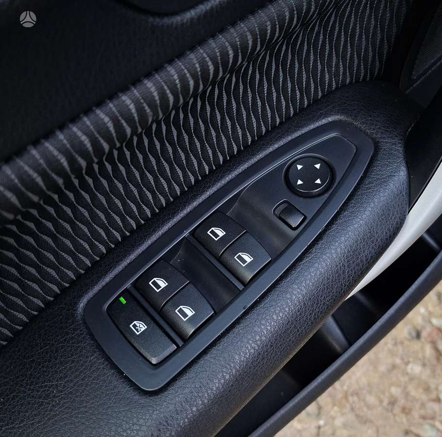 BMW 118, 2.0 l., hatchback