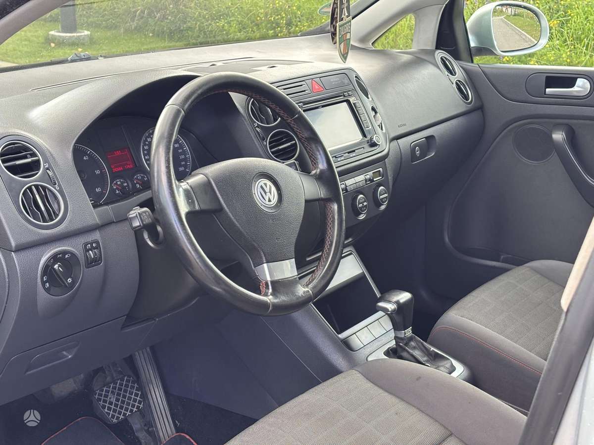 Volkswagen Golf Plus - 8