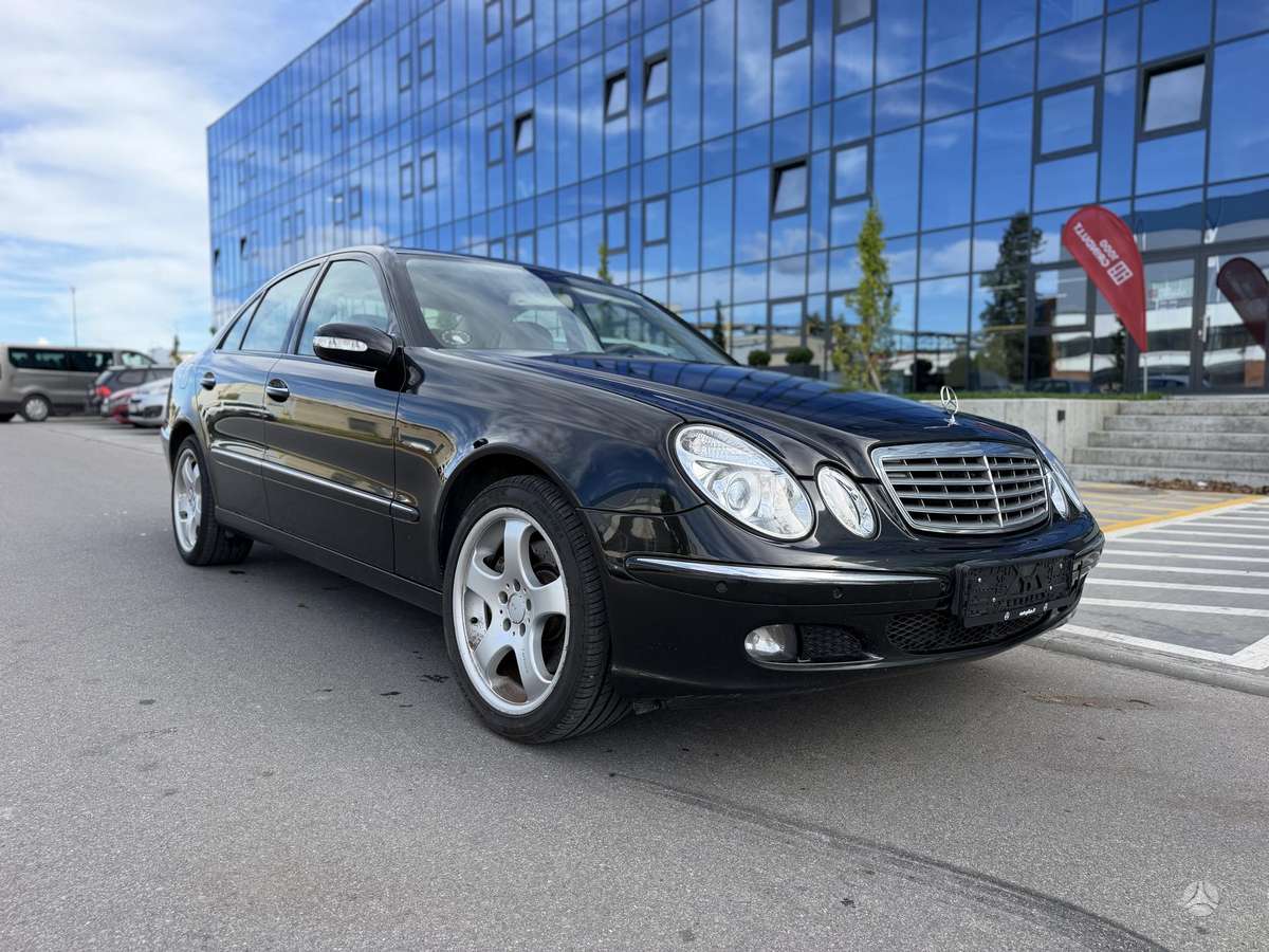 Mercedes-Benz E350 - 1